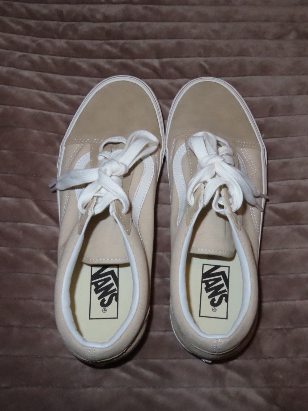 Vans Women's Beige and White Old Skool Low-Top Sneakers